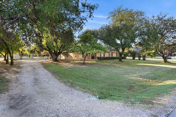 541 DAISY RD, MIDLOTHIAN, TX 76065, photo 4 of 32