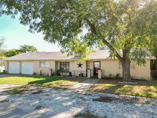 304 N HALL ST, COMANCHE, TX 76442 - Image 1