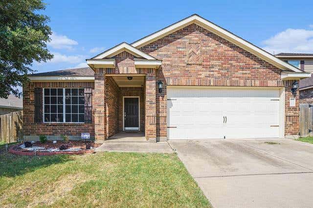 106 DODGE CITY CT, NEWARK, TX 76071, photo 1 of 29