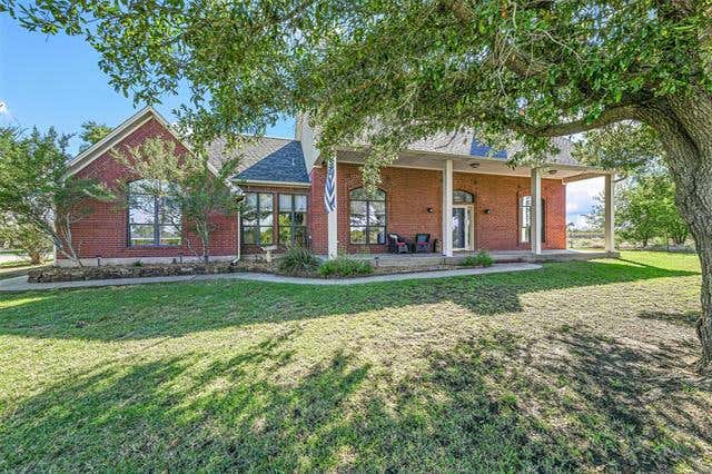 8535 PLAINVIEW RD, KRUM, TX 76249, photo 1 of 39