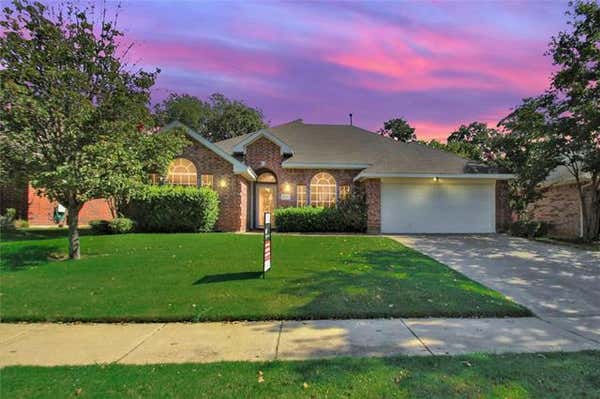 537 OAKBROOK DR, BURLESON, TX 76028 - Image 1