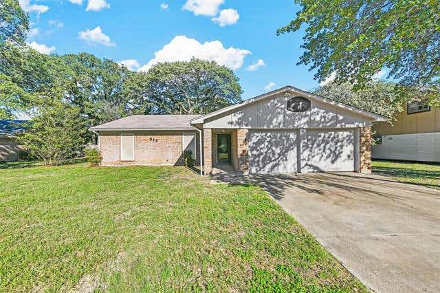 812 LAKE CREST PKWY, AZLE, TX 76020, photo 1 of 28