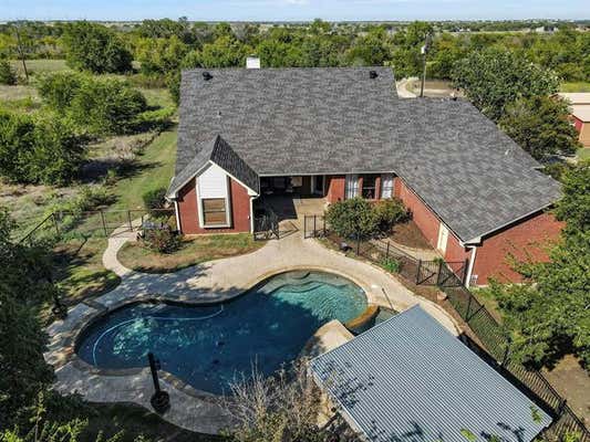 8535 PLAINVIEW RD, KRUM, TX 76249, photo 2 of 39