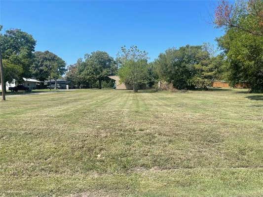 700 W TURNER ST, WOLFE CITY, TX 75496 - Image 1