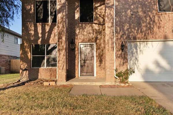 112 THOROUGHBRED DR, KRUM, TX 76249, photo 4 of 34