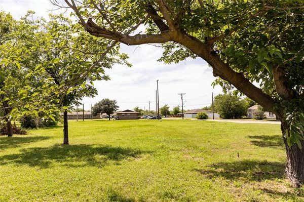 611 N AVENUE F, OLNEY, TX 76374 - Image 1