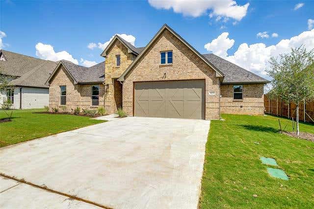 621 GOLDEN CREST DR, HASLET, TX 76052, photo 1 of 39