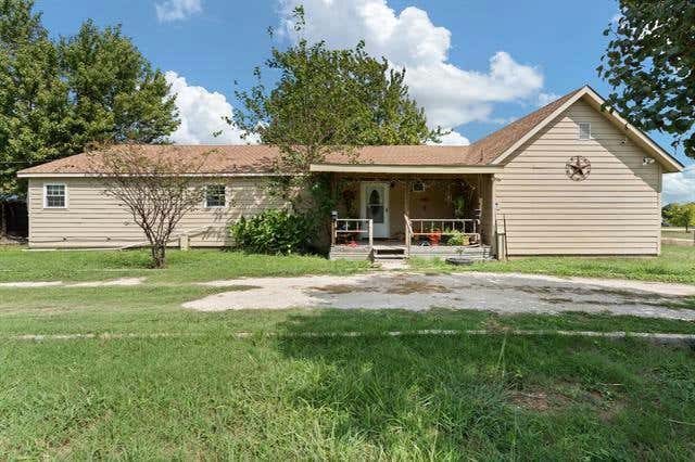 2204 DANIELS DR, JOSHUA, TX 76058, photo 1 of 29