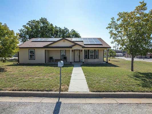 1101 JACKSON ST, BOWIE, TX 76230 - Image 1