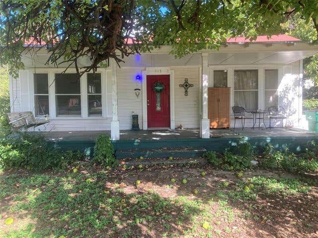 915 CHERRY ST, GRAHAM, TX 76450, photo 1 of 19