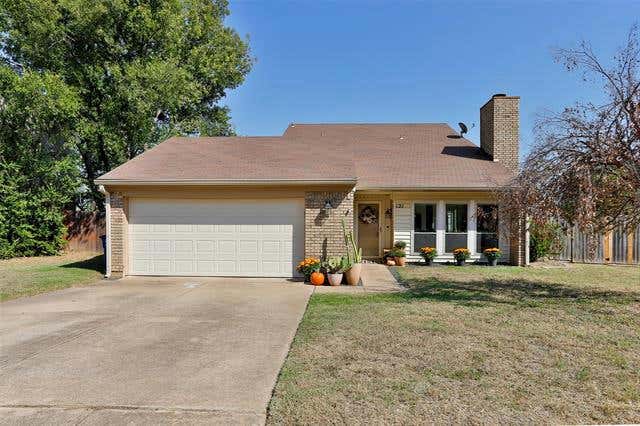 121 CLOVE LN, EULESS, TX 76039, photo 1 of 34