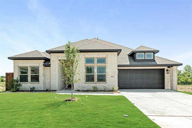 921 HICKORY CHASE DR, GODLEY, TX 76044, photo 1 of 36