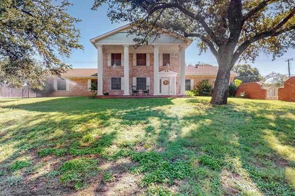 2 LINDERHOF CIR, BEDFORD, TX 76022 - Image 1