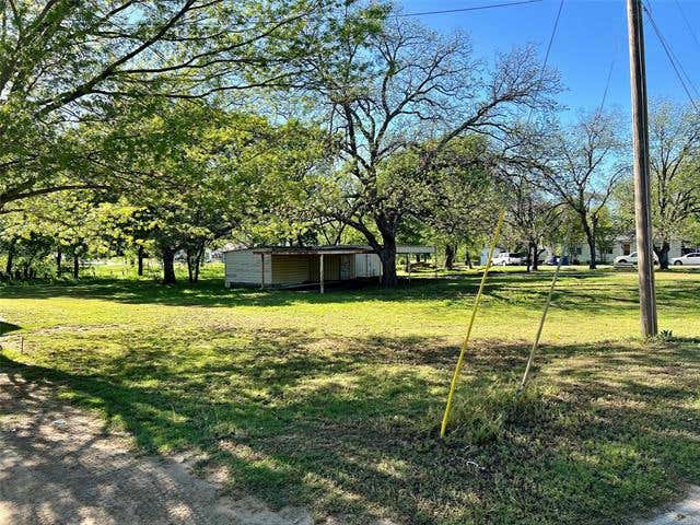 400 DALLAS ST, NOCONA, TX 76255, photo 1 of 3