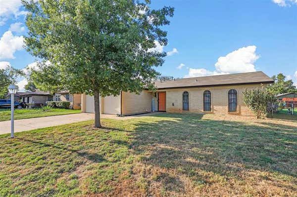 229 E CUNNINGHAM AVE, CROWLEY, TX 76036, photo 4 of 40