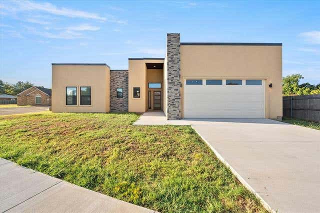 111 FRIENDSWOOD CIR, FAIRFIELD, TX 75840, photo 1 of 37