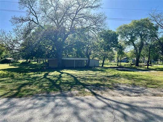 400 DALLAS ST, NOCONA, TX 76255, photo 2 of 3