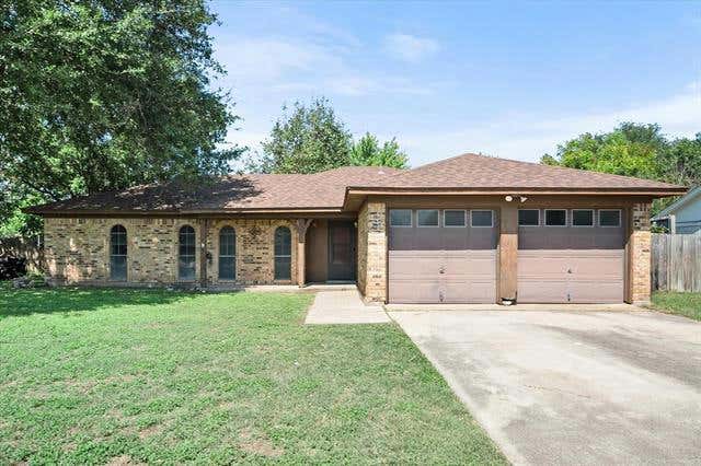 1116 S TIMBERLINE DR, BENBROOK, TX 76126, photo 1 of 27