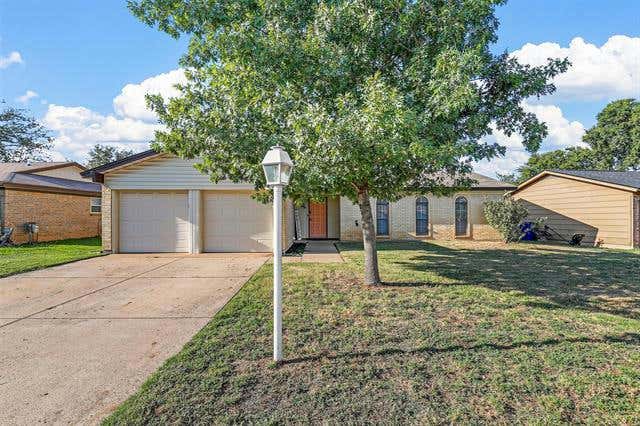 229 E CUNNINGHAM AVE, CROWLEY, TX 76036, photo 1 of 40