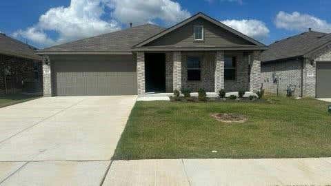 521 DERBY LN, SPRINGTOWN, TX 76082 - Image 1