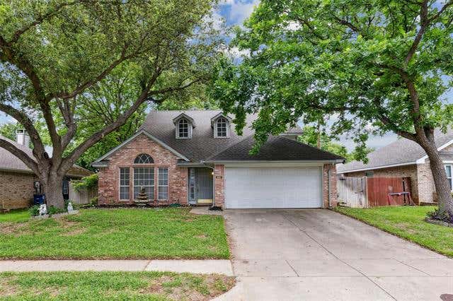 230 BRITTANY DR, EULESS, TX 76039, photo 1 of 28