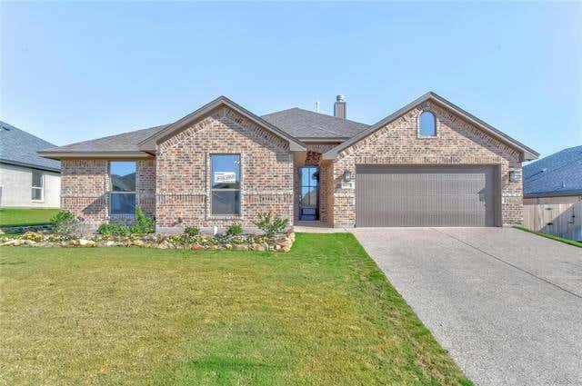 6817 TRAIL ROCK DR, BENBROOK, TX 76126, photo 1 of 34