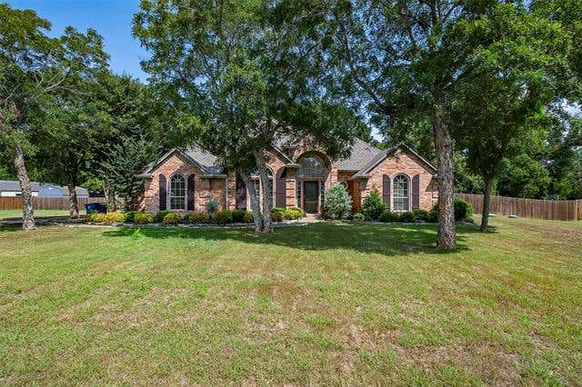 136 S BEAR CREEK LN, CRESSON, TX 76035, photo 1 of 27