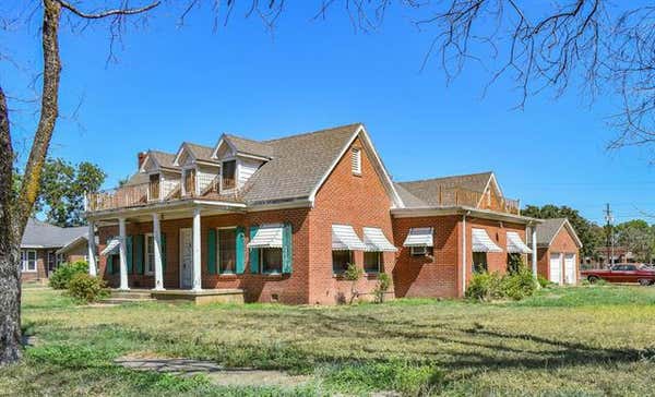 602 W 12TH ST, BRADY, TX 76825, photo 2 of 20