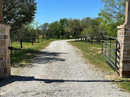 1472 FINIS RD, GRAHAM, TX 76450, photo 3 of 40