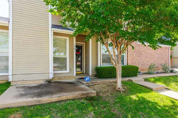 1901 MAPLEWOOD TRL, COLLEYVILLE, TX 76034, photo 3 of 20