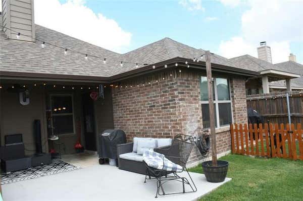 230 VALLEY VIEW DR, WAXAHACHIE, TX 75167, photo 3 of 30