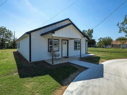 303 USSERY ST, BOWIE, TX 76230 - Image 1