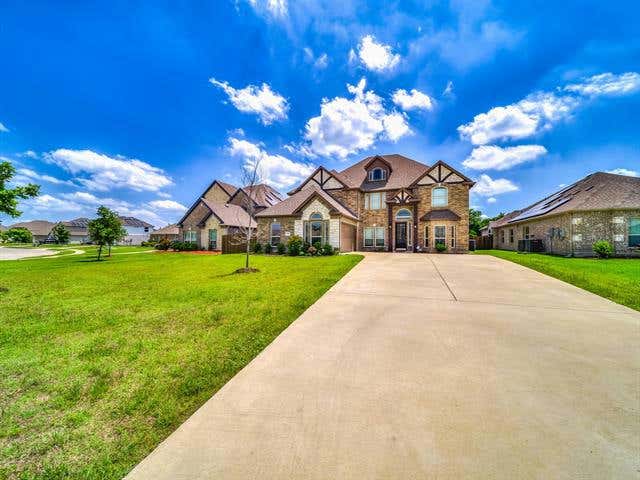 1522 SPRING HILL DR, CEDAR HILL, TX 75104, photo 1 of 36