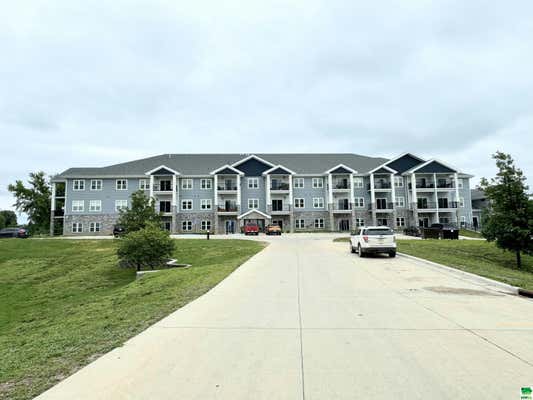 201 SUNRISE PARK RD APT 204, STORM LAKE, IA 50588 - Image 1