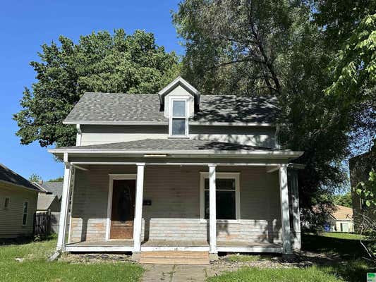 111 ELM ST, VERMILLION, SD 57069 - Image 1