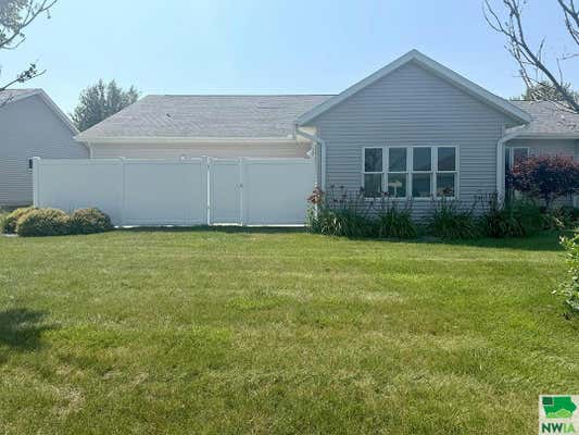 1252 7TH AVE SE, SIOUX CENTER, IA 51250, photo 5 of 21