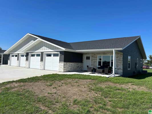 461 LARKSPUR WAY, SHELDON, IA 51201 - Image 1