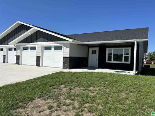 471 LARKSPUR WAY, SHELDON, IA 51201 - Image 1