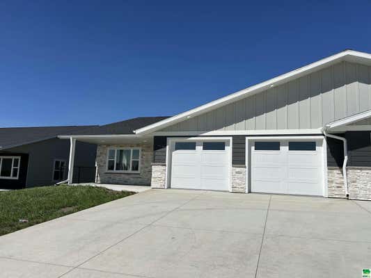 465 LARKSPUR WAY, SHELDON, IA 51201 - Image 1