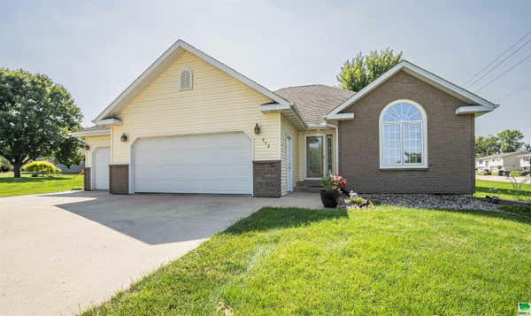 752 HILLCREST DR SE, LE MARS, IA 51031 - Image 1