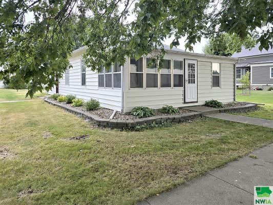 222 DELAWARE AVE SW, ORANGE CITY, IA 51041, photo 2 of 25