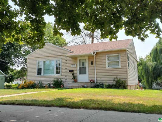 1105 W BLUFF ST, CHEROKEE, IA 51012 - Image 1