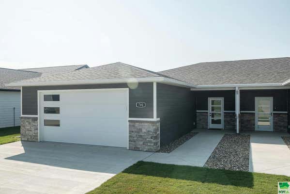 702 17TH ST SE, ORANGE CITY, IA 51041 - Image 1