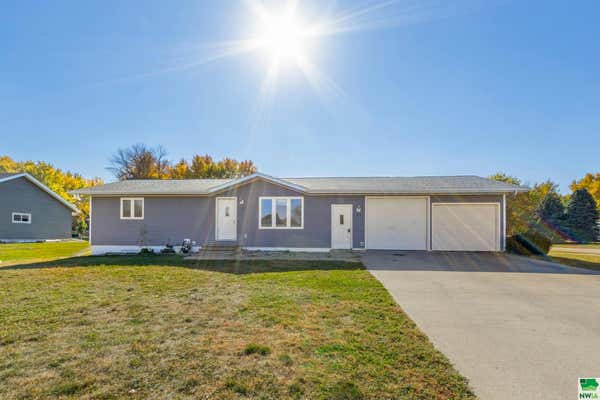 557 6TH ST NW, SIOUX CENTER, IA 51250 - Image 1