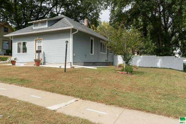 1621 W 19TH ST, SIOUX CITY, IA 51103 - Image 1