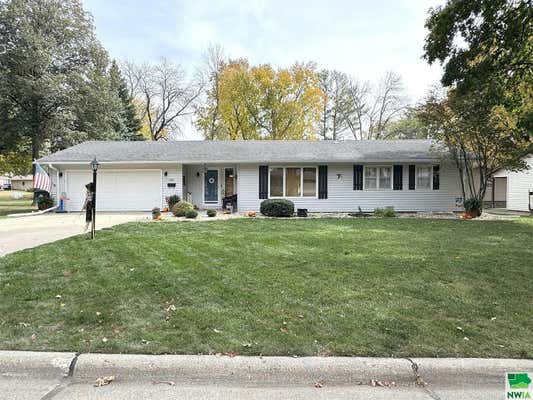 1132 1ST AVE SW, SIOUX CENTER, IA 51250 - Image 1