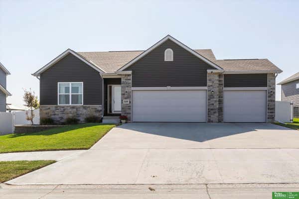 5209 LYNNWOOD DR, PAPILLION, NE 68133 - Image 1