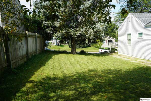 5021 S 38TH ST, OMAHA, NE 68107, photo 3 of 5