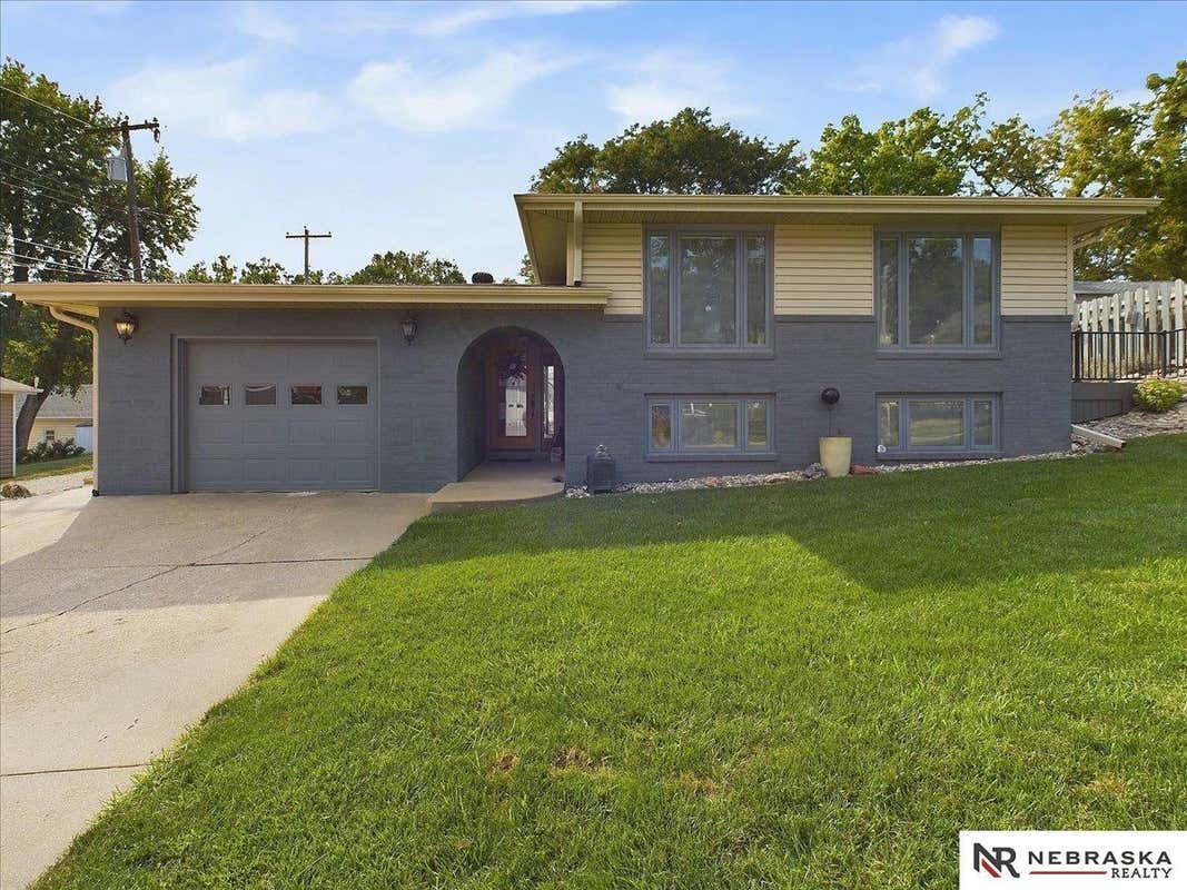 516 N 9TH ST, PLATTSMOUTH, NE 68048, photo 1 of 41