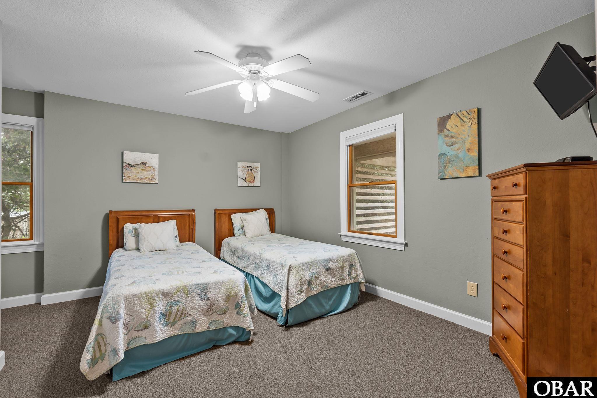Corolla, North Carolina, 27927, United States, 6 Bedrooms Bedrooms, ,6 BathroomsBathrooms,Residential,Active,1944104